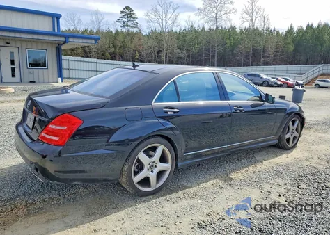 2013 Mercedes-Benz S 550 z USA, uszkodzony, nr VIN WDDNG7DB4DA532539